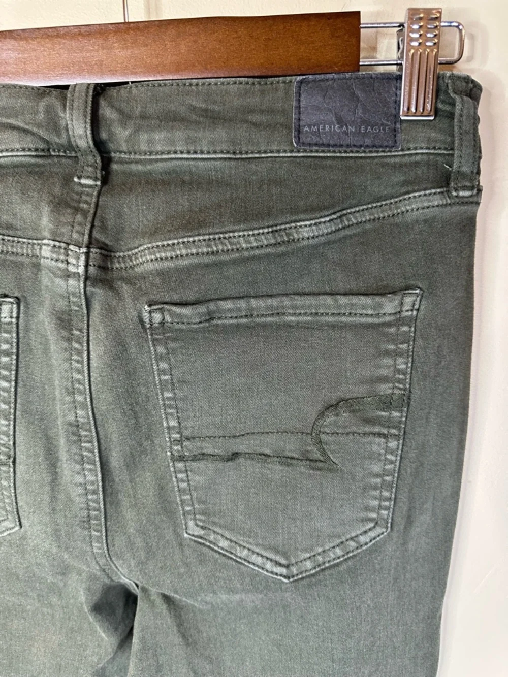 American Eagle Women’s 8 Olive High Rise Skinny Jeans • Stretch • Inseam 29
